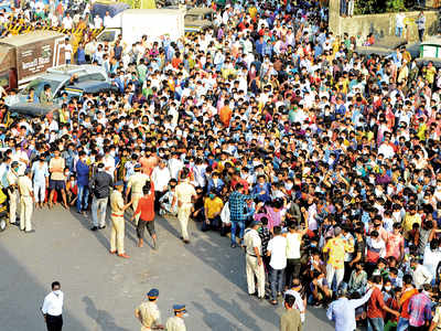 Migrant crisis in Bandra: Workers protest lockdown extension