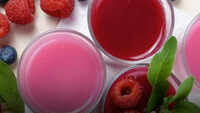 Homemade drinks to keep your kids hydrated during summer vacations! 