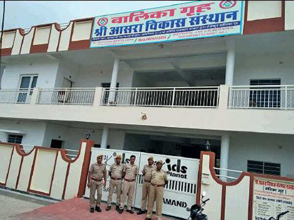 Confinement of girls: FIR against Virendra baba, hotel owner filed
