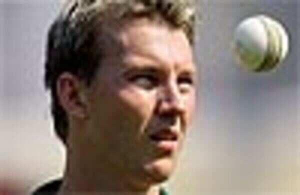 Injured Brett leaves for Dubai, Kings stutter
