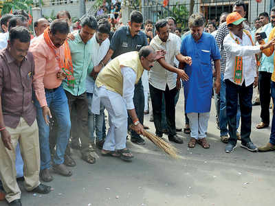 BJP sweeps the Karnataka bypolls