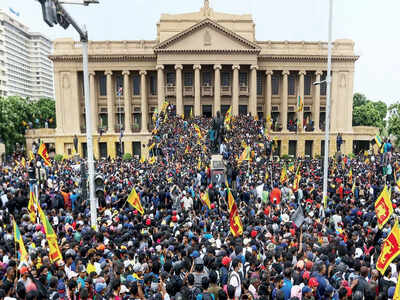 Protesters set Sri Lankan PM’s house on fire