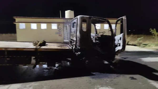 Moving truck catches fire on Samruddhi eway, no injuries
