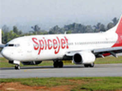 SpiceJet asks 50 pilots to leave without serving mandatory notice period