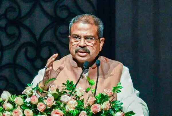 Bengal democracy being held at gunpoint: Pradhan on Mamata’s refusal to resign