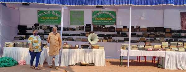 Radio Fair showcased varieties of radios from the past