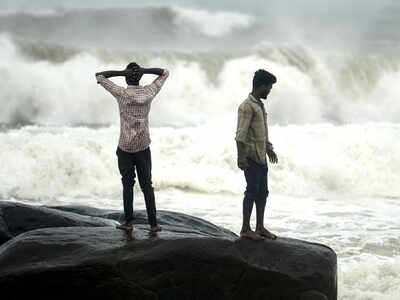 Cyclone Nivar: Low-lying areas of Tamil Nadu, Puducherry go under water; NDRF teams on high alert