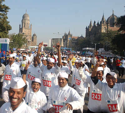 'Dabbawalas' take part in Mumbai Marathon 2018