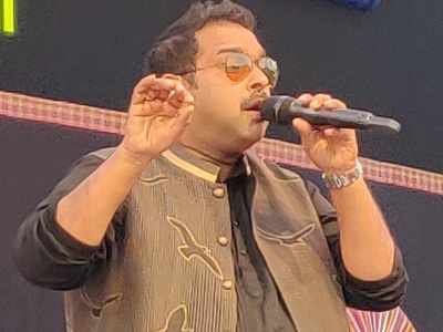 Navi Mumbai: Shankar Mahadevan becomes traffic police for a day