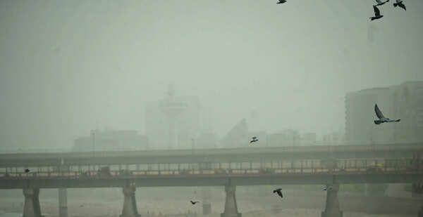 Ahmedabad simmers at 43.7°C as Gujarat braces for one last day of heat