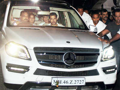 Cars used by Salman Khan, Aaditya Thackeray among those in unpaid fines list