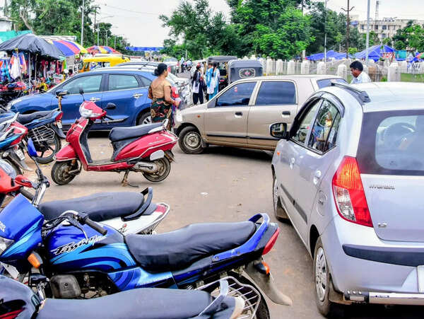 As vehicle regn goes up, govt notifies draft policy reducing congestion