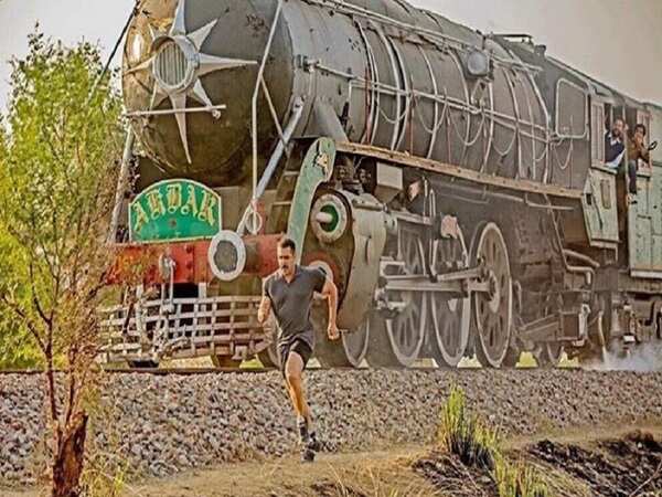 Salman Khan races against a train in a new still from 'Sultan'