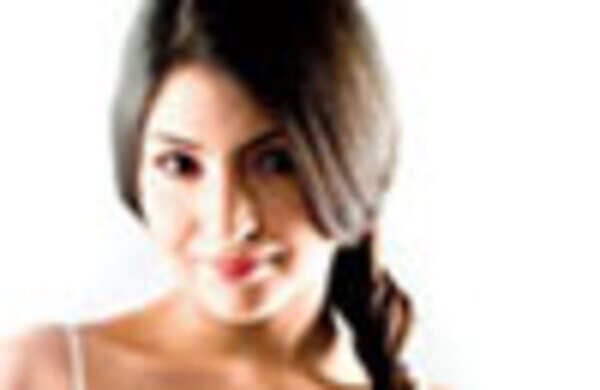 Anushka to play second fiddle to Katrina?