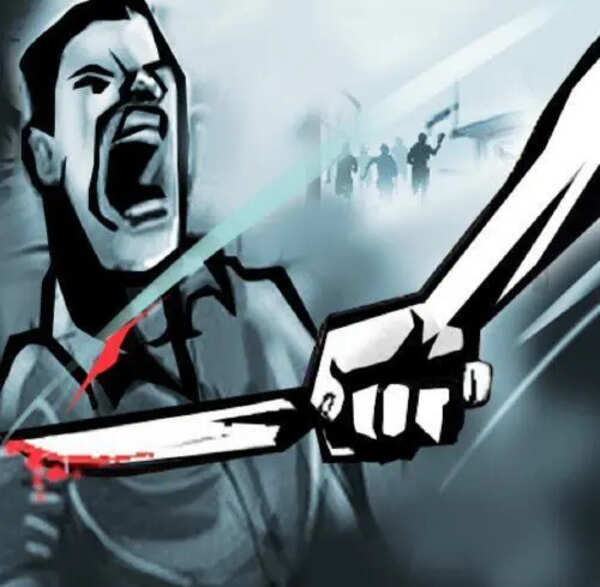 18-year-old attacked by man, aides in full public view