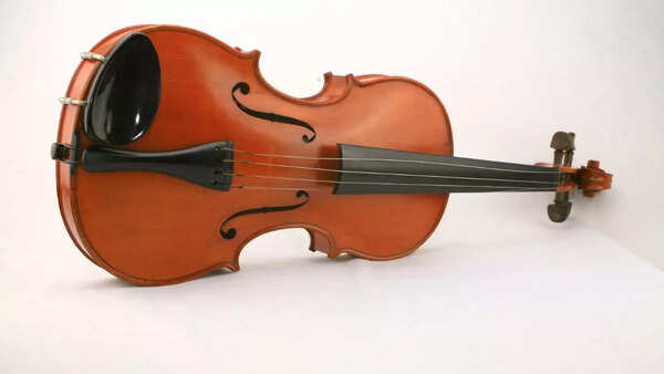 What Is An Electric Violin & Why Is It Getting So Popular?