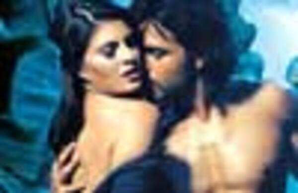 Emraan won’t watch Murder 2 with wife