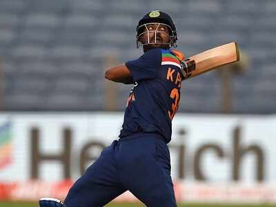 India vs England 1st ODI: Krunal Pandya's record fifty powers India to 317/5