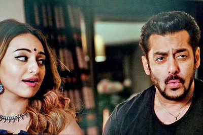 Salman Khan, Sonakshi Sinha reunite in New York