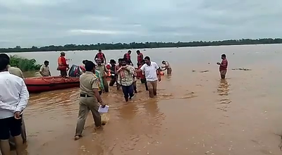 Andhra Pradesh: 53 labourers stranded in Vamsadhara river bed