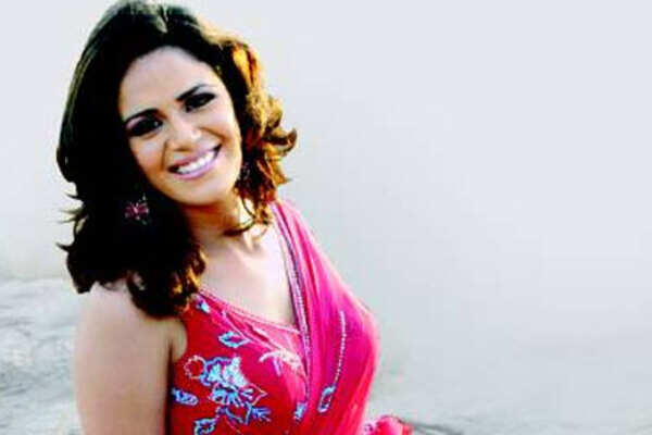 Cyber thugs strip Mona Singh of dignity