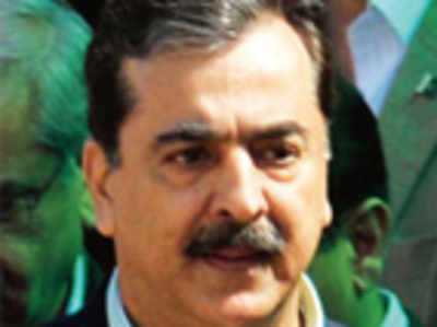 Pak court orders arrest of Ex-PM Gilani in graft case