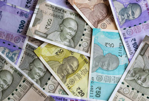 Khar constable, aide booked in passport bribe case