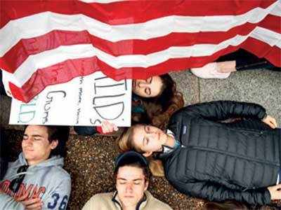 Teens stage ‘lie-in’ outside White House for gun reform