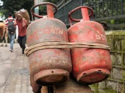 Crackdown on hotels flouting norms, BMC seizes 3,405 LPG cylinders