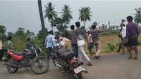 Andhra Pradesh: Four injured after TDP and YSRCP activists clash in B. Kothuru village 