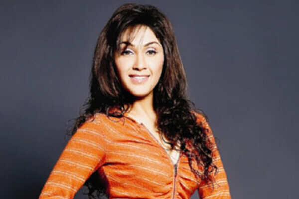 Manjari Fadnis in a an Indo-Pak album