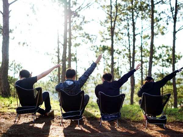 Lightweight picnic chairs you can carry for camping & picnics