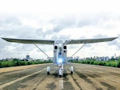 Maintenance manager, co-pilot test Italian bird