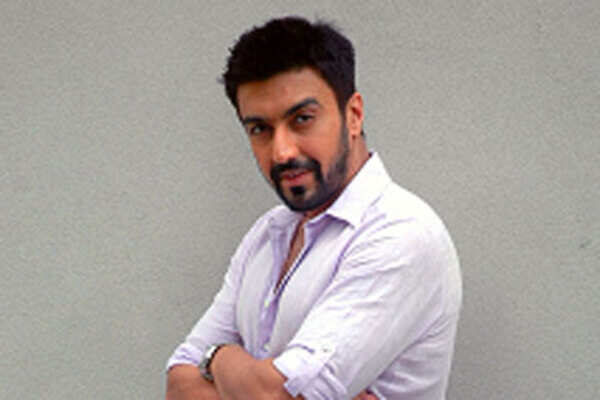Don't oppose Kasab's hanging, but won't light crackers: Ashish Chowdhry