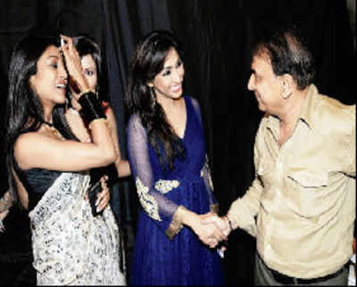 Sunil Gavaskar with the ladies
