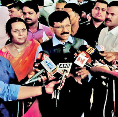 25 Shiv Sena MLAs opposed to pulling out of Devendra Fadnavis government