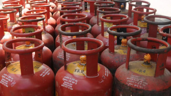 LPG shortage: Dosa and samosa off Delhi campus canteen menu