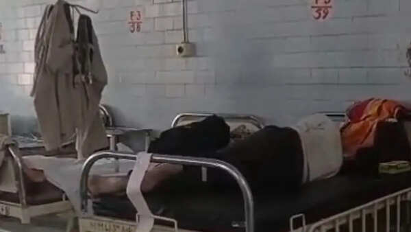 Madhya Pradesh shocker: Drunk policemen caught sleeping in hospital beds, urinating in bin; suspended
