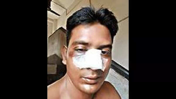 Kolkata: Scooter with 3 rams into Jadavpur naka, injures constable, sergeant