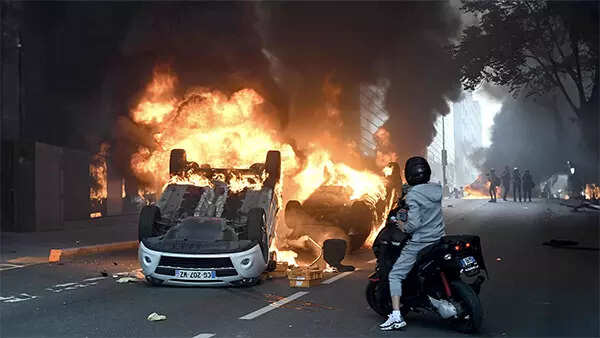 How a French teen’s killing fuelled anger over police tactics