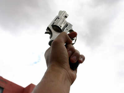 Man fires in air at two places in Malad East