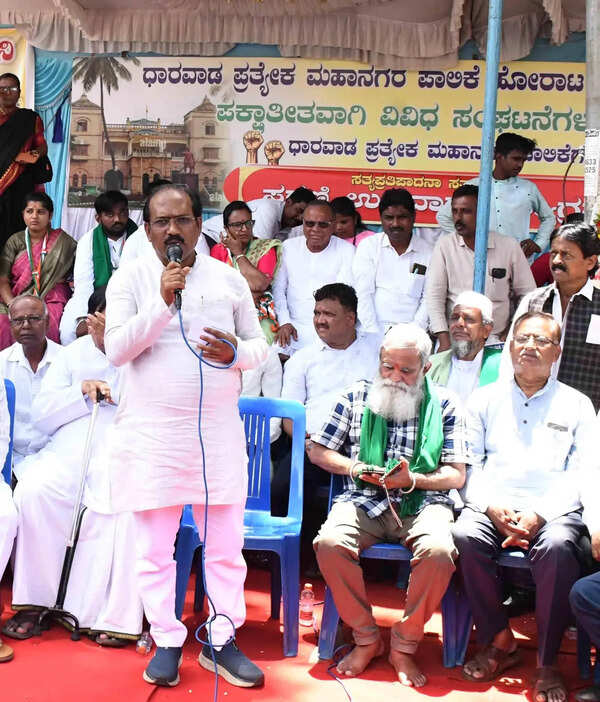 Cong backs DMC stir, 12 corporators resign in Dharwad