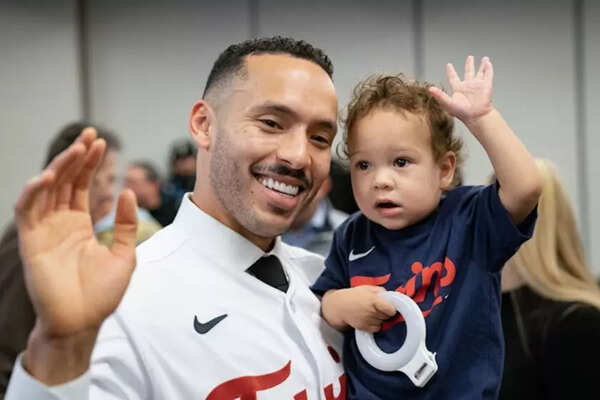 Carlos Correa brings smiles off the field as wife Daniella Rodriguez captures a heartwarming off-field moment