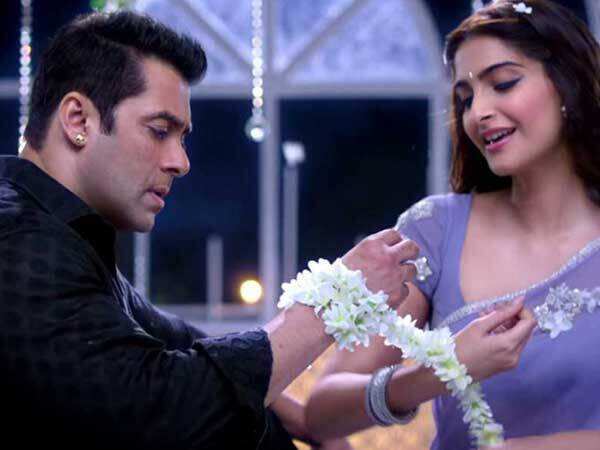 Top 10 first-day Bollywood grossers