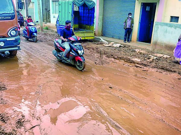 Potholes, streetlights to be fixed in a week:  BBMP chief commissioner