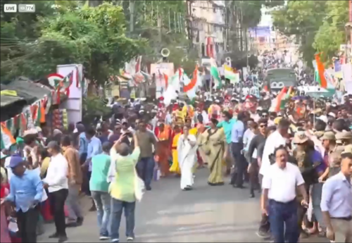 Lok Sabha Election 2024 Live: West Bengal CM Mamata Banerjee holds a roadshow in Medinipur.