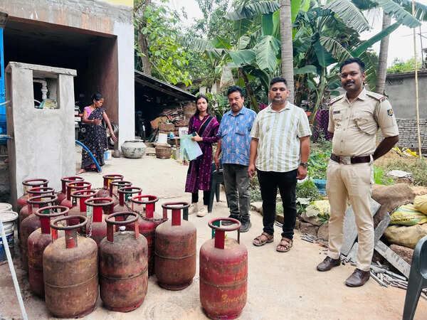 Over 200 LPG cylinders seized from illegal godown in Cuttack, 2 detained