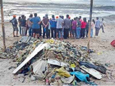 Dadar beach clean-up warrior Chinu Kwatra gets a pat from UN