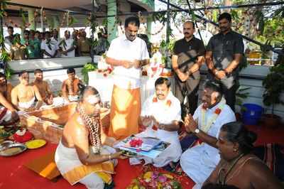 Tamil Nadu CM Edappadi K. Palaniswami lays foundation stone for Jayalalithaa memorial