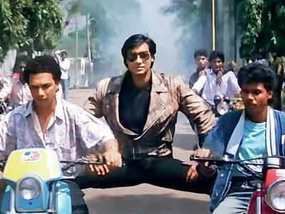 This Week, That Year: When Akshay Kumar lost Phool Aur Kaante to Ajay Devgn and it pipped Lamhe at the box-office